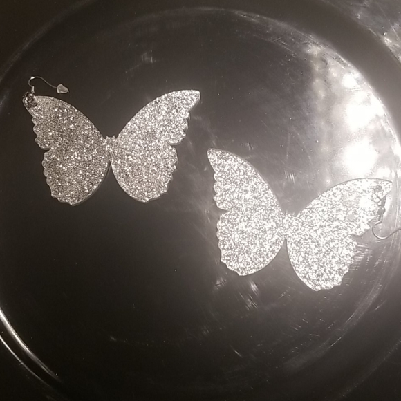 Oversized bling butterfly acrylic earrings - Picture 1 of 6